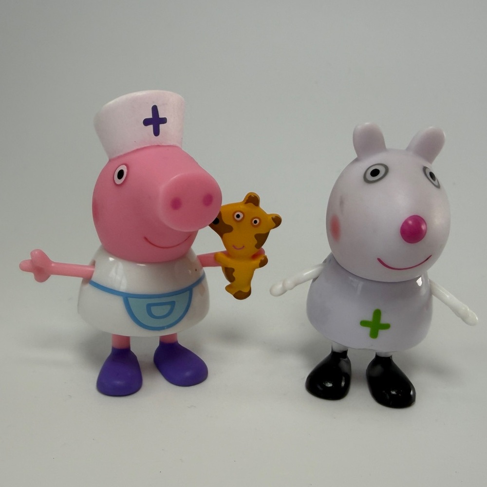 VTG 2003 Peppa with Teddy & Suzy Sheep Doctor Nurse‎ Hospital Figures